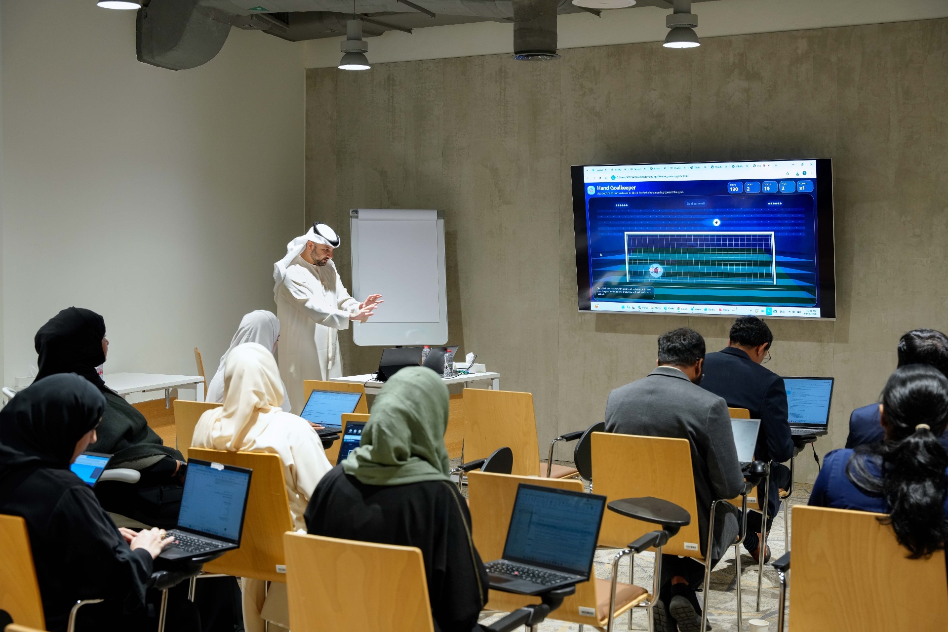 ورشة تطبيقية لتمكين الموظفين بالذكاء الاصطناعي